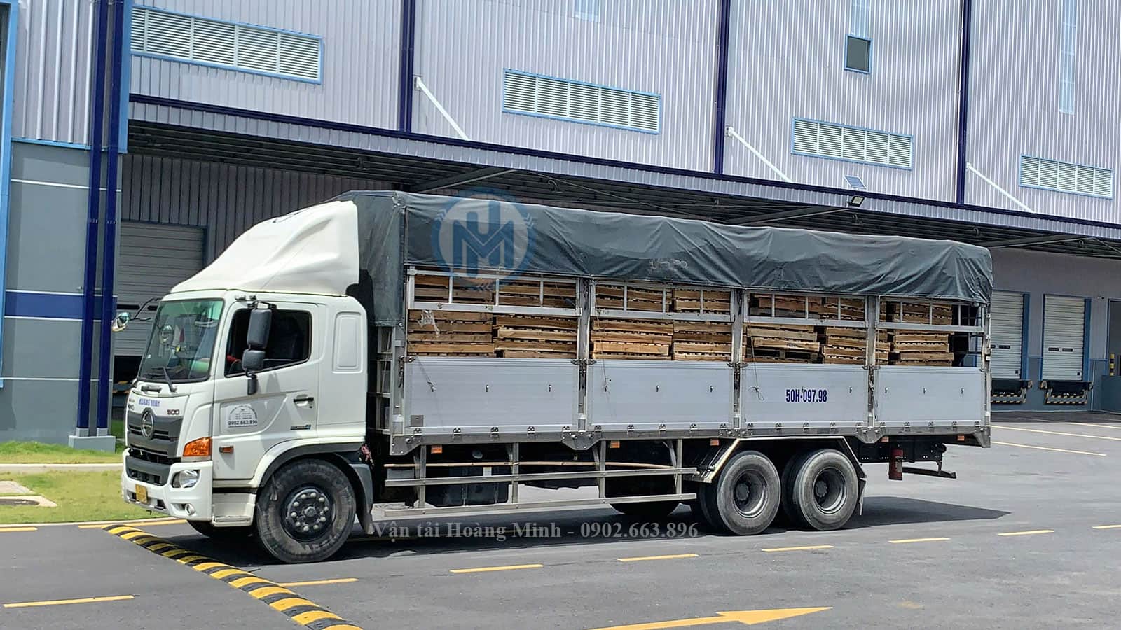 Hoàng Minh có xe tải vận chuyển hàng hóa Bắc Nam mỗi ngày