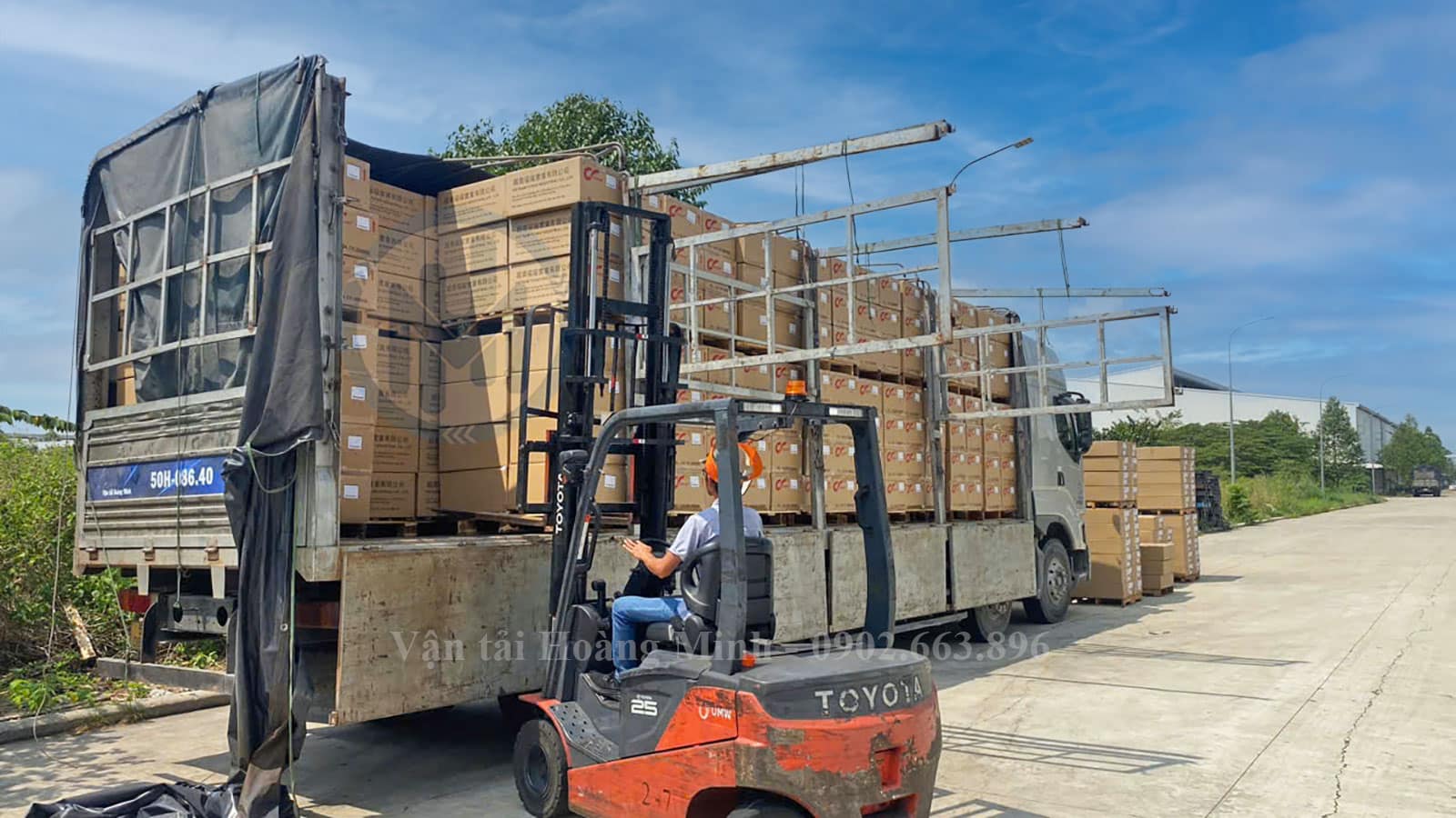 Hoàng Minh nhận vận chuyển đa dạng hàng hóa trên các tuyến Bắc - Nam